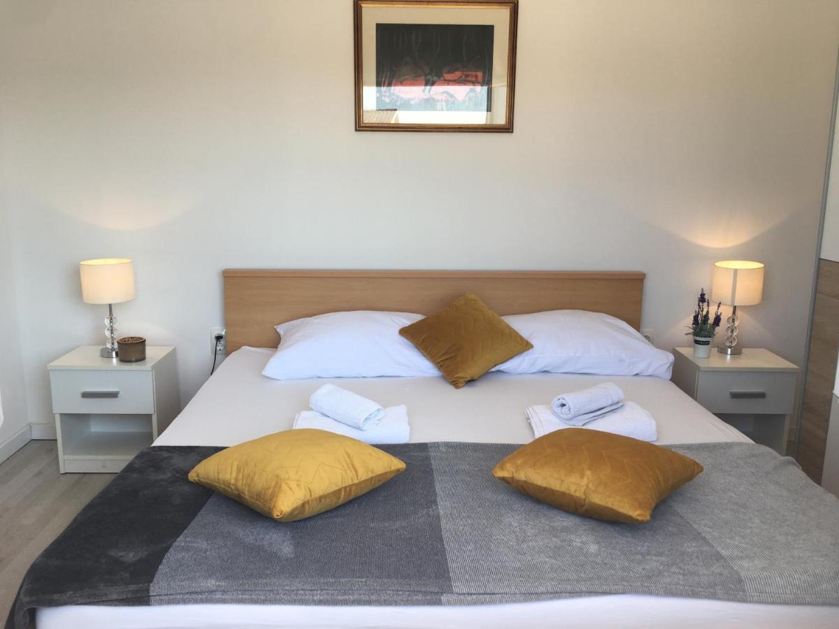 Kairos Apartment Trogir Bagian luar foto
