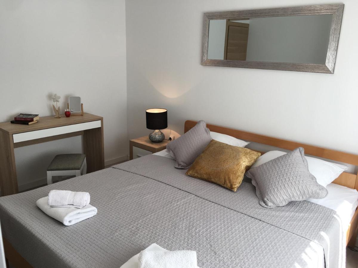 Kairos Apartment Trogir Bagian luar foto